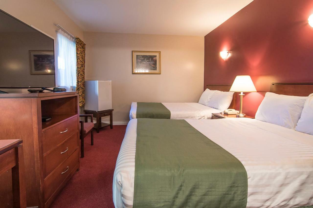 Port Augusta Inn Comox Dış mekan fotoğraf