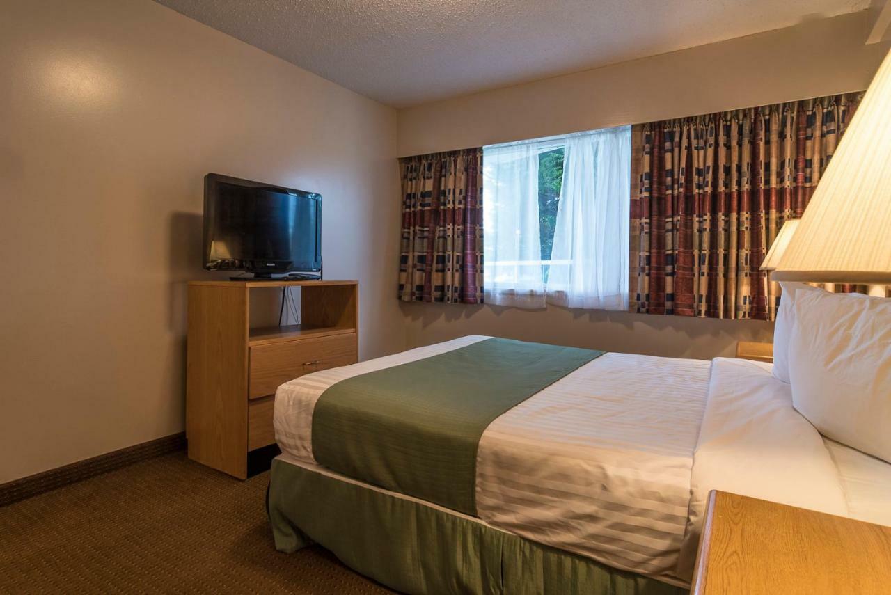 Port Augusta Inn Comox Dış mekan fotoğraf