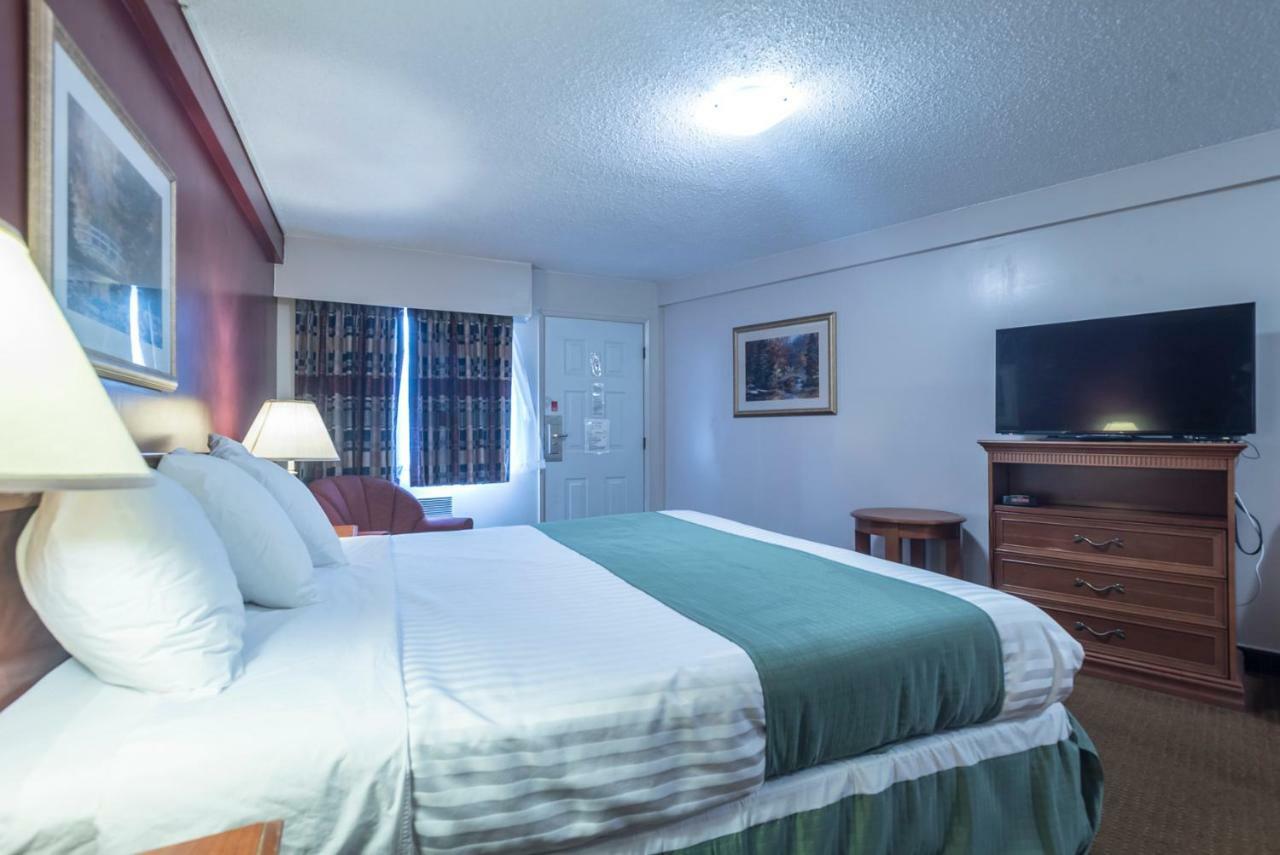 Port Augusta Inn Comox Dış mekan fotoğraf